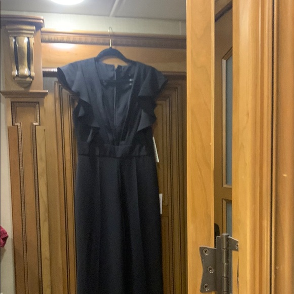NWT JAYGODFREY GOLDWYN RUFFLE-SLEEVE V-NECK JUMPSUIT IN BLACK SIZE 6 - Picture 2 of 7